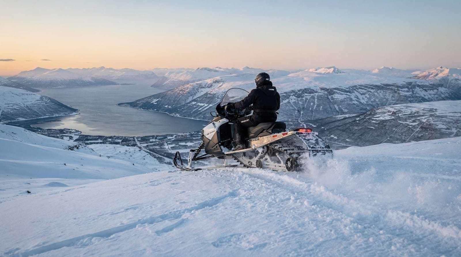 Tromsø: Lyngen Alps Snowmobile Safari