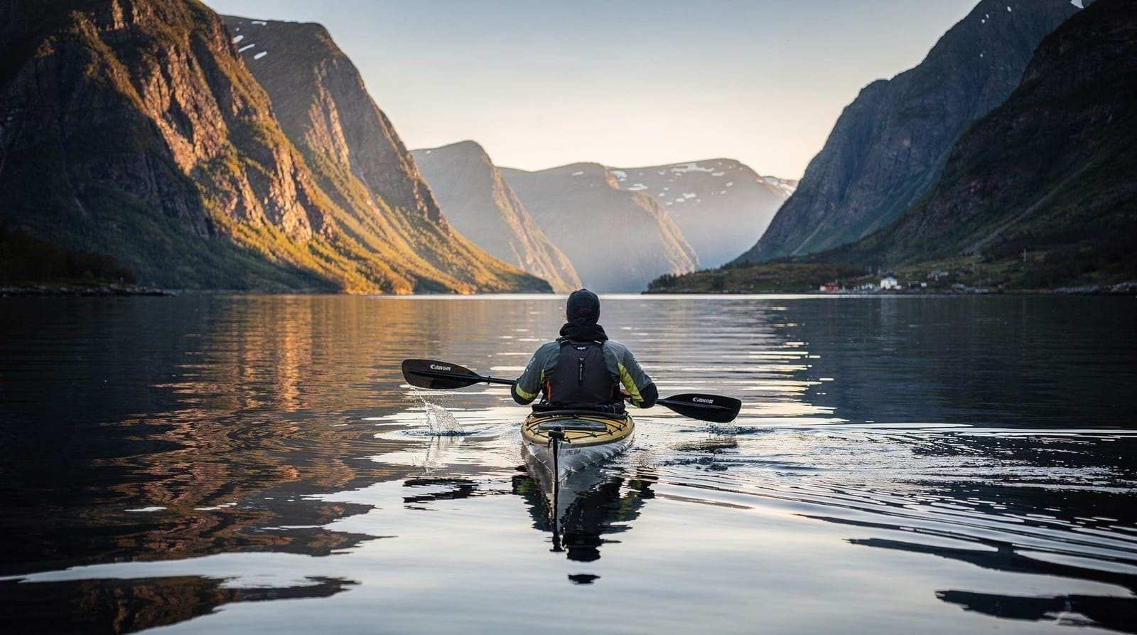 Midnight sun activities in Tromsø — what to do when it never gets dark — Best activities during Tromsø's midnight sun season. Kayaking, hiking, cruises, 