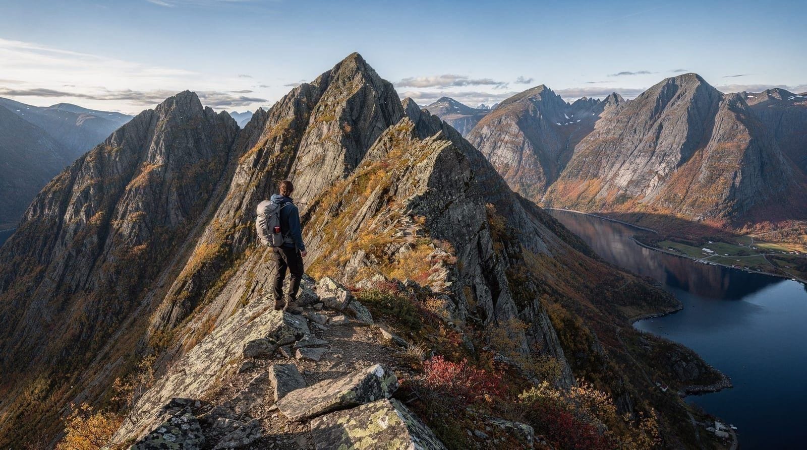 Senja hikes — best trails on Norway's most scenic island — Senja's best hiking trails from Tromsø — Hesten, Segla, Barden, Husfjellet. Driv