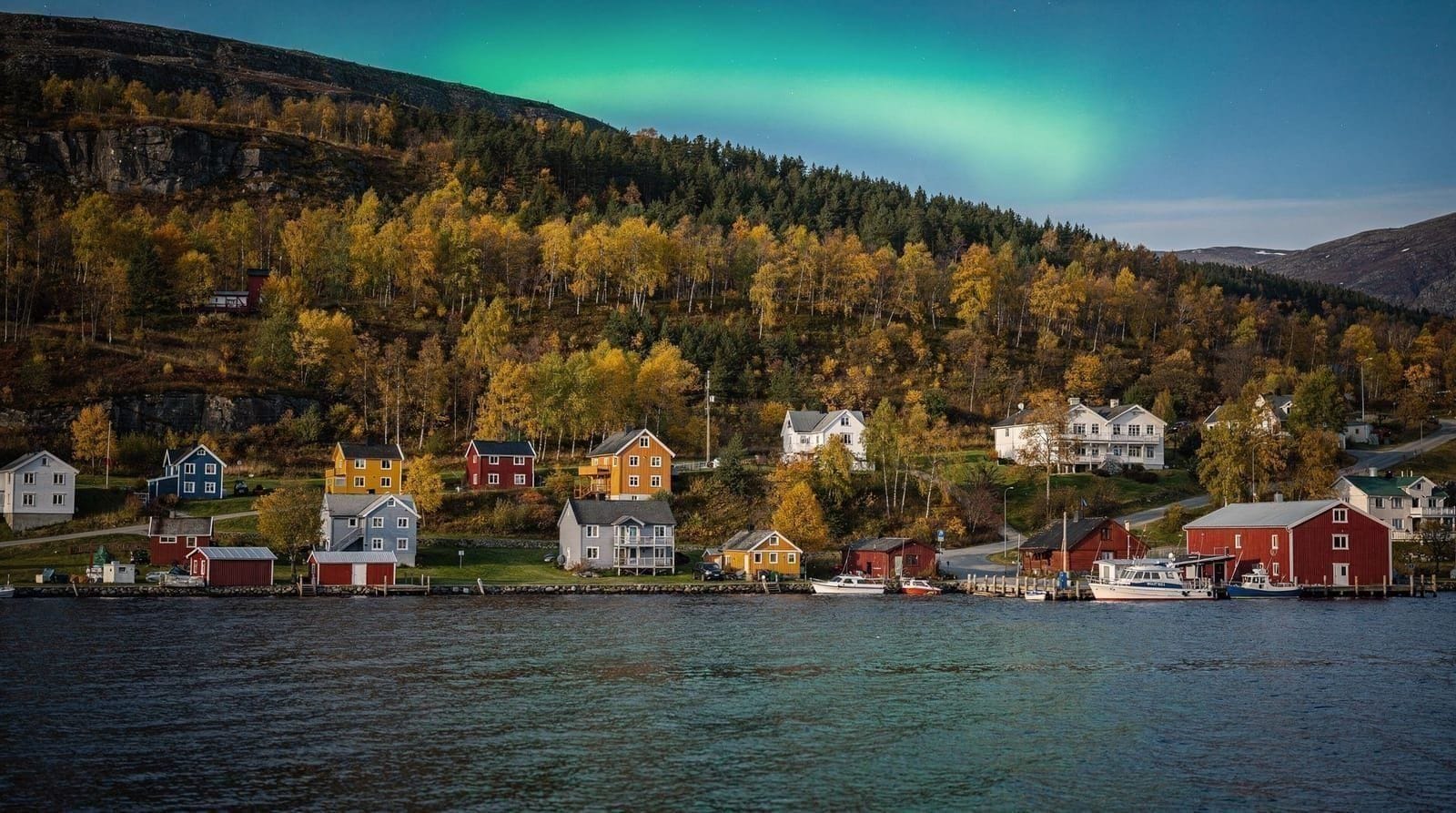 Tromsø in September — first aurora season and autumn colours — September starts aurora season in Tromsø. Nights darken quickly; first aurora fr