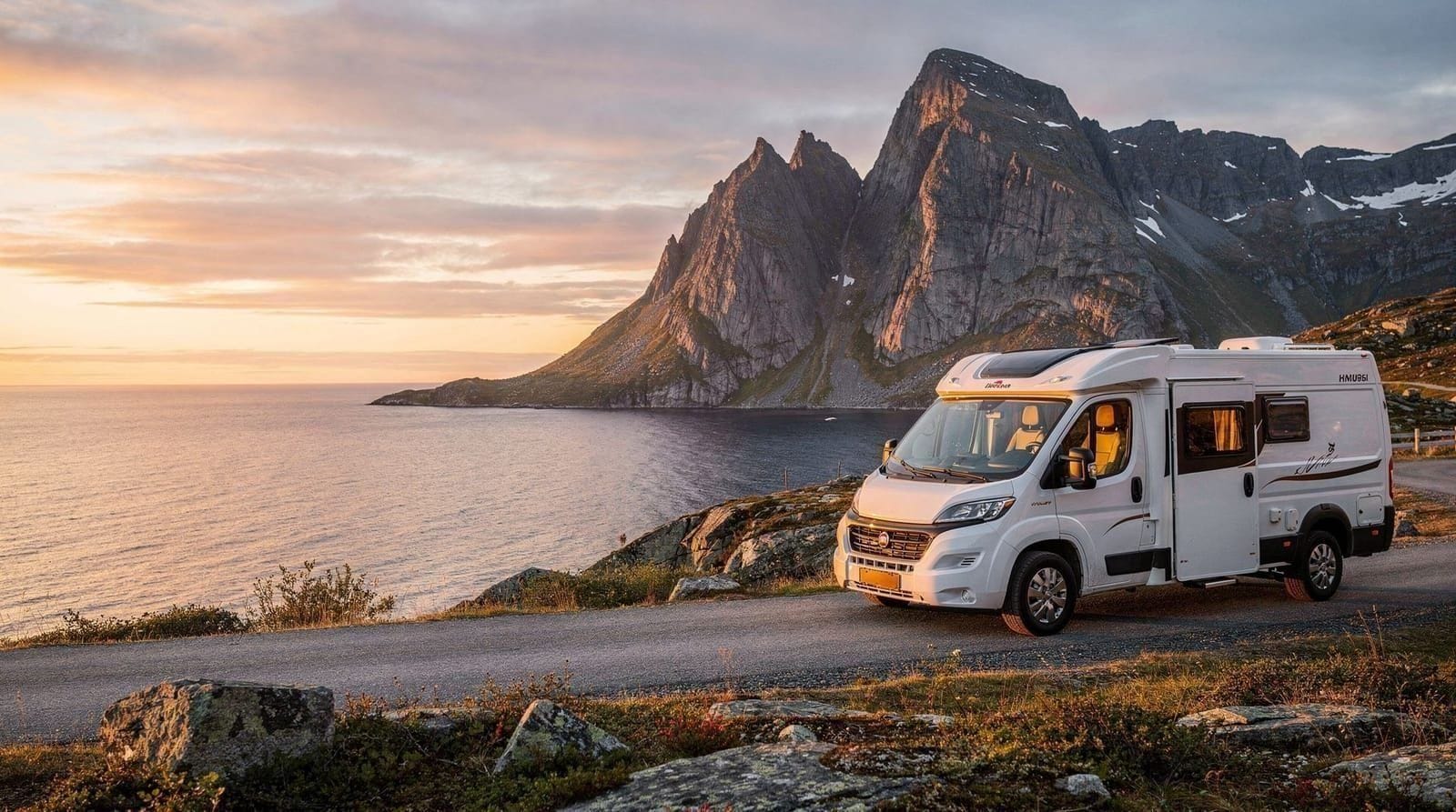 Senja 3-day road trip from Tromsø — 3 days — moderate — mid-range